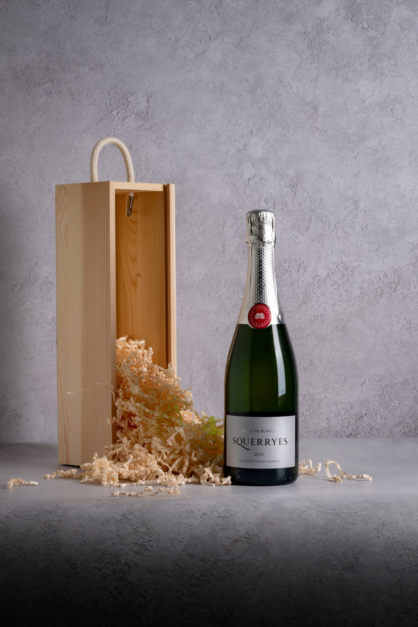 Single bottle gift box with engraved sparkling wine stopper